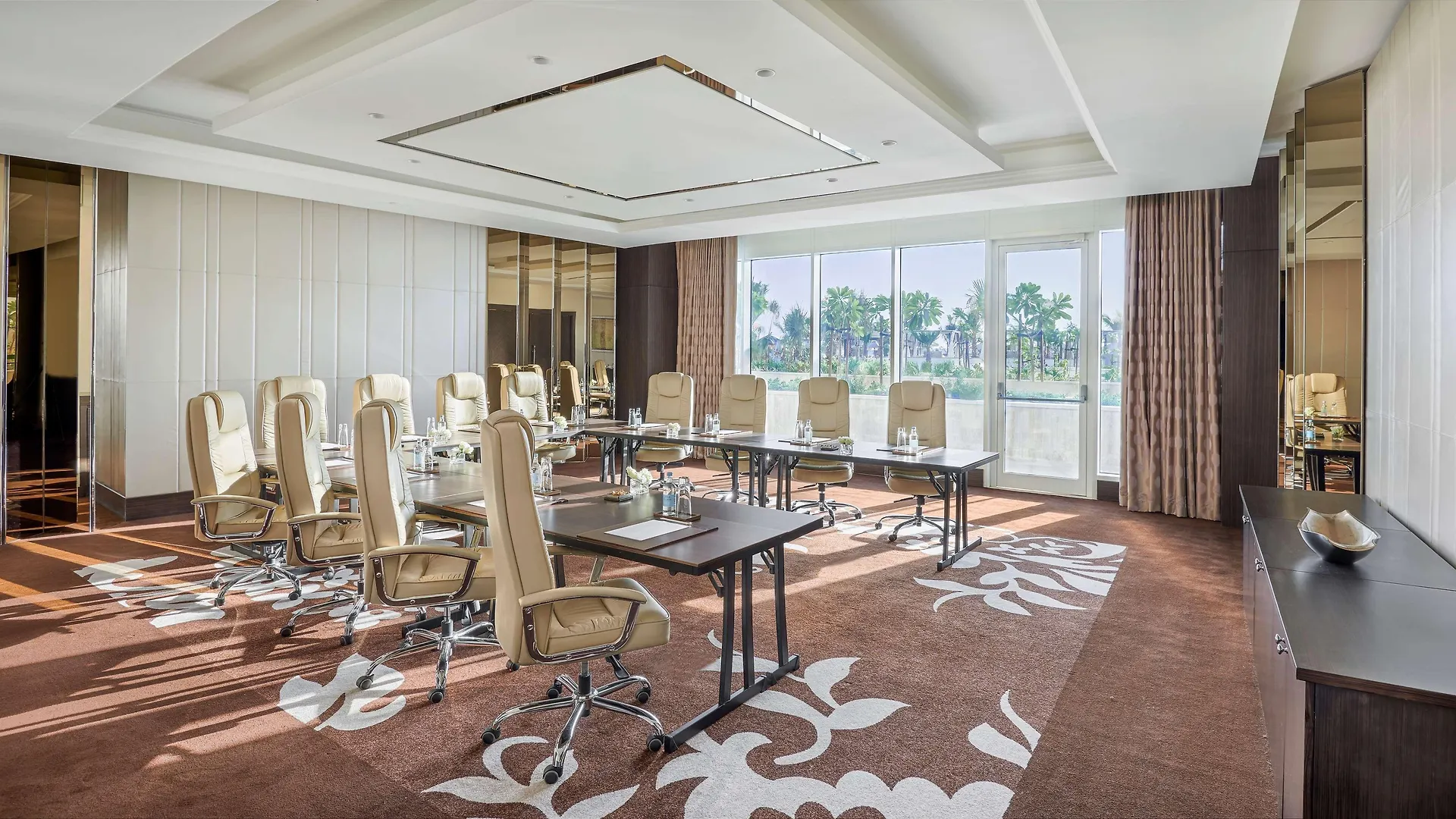 Rezort Waldorf Astoria Dubai Palm Jumeirah